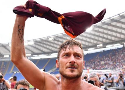 Totti compie 40 anni: su Facebook pioggia di video dagli amici vip