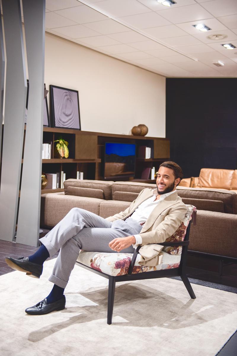 Pasquale Junior Natuzzi, 27 anni, terzo figlio dell'omonimo presidente e ad di Natuzzi, la più grande casa di arredamento italiana che sta attuando un ambizioso piano di espansione retail in tutto il mondo. Pasquale Junior Natuzzi, 27 anni, terzo figlio dell'omonimo presidente e ad di Natuzzi, la più grande casa di arredamento italiana che sta attuando un ambizioso piano di espansione retail in tutto il mondo.