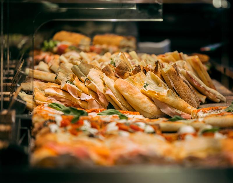 Un'immagine del Bistrot Cantagallo di Autogrill, il secondo in autostrada, a Casalecchio sul Reno, nei pressi di Bologna sul tratto appenninico dell’Autosole. Un'immagine del Bistrot Cantagallo di Autogrill, il secondo in autostrada, a Casalecchio sul Reno, nei pressi di Bologna sul tratto appenninico dell’Autosole.
