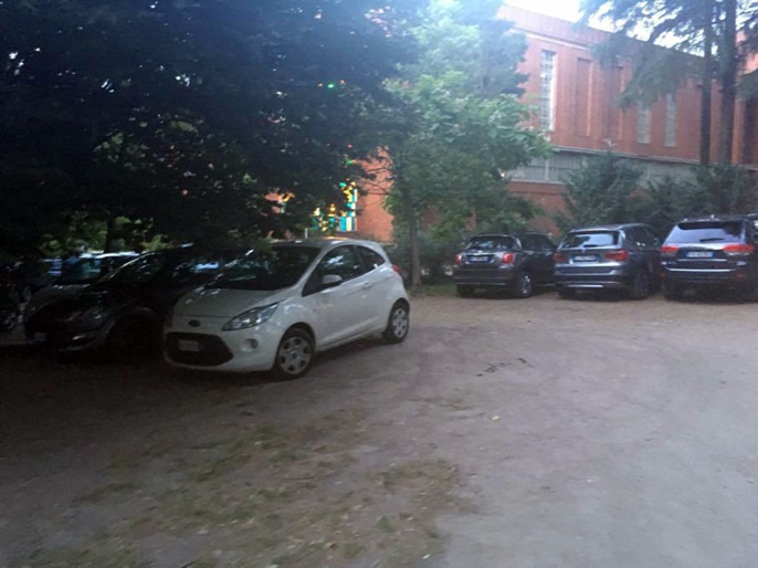 Parcheggi abusivi in Triennale 12