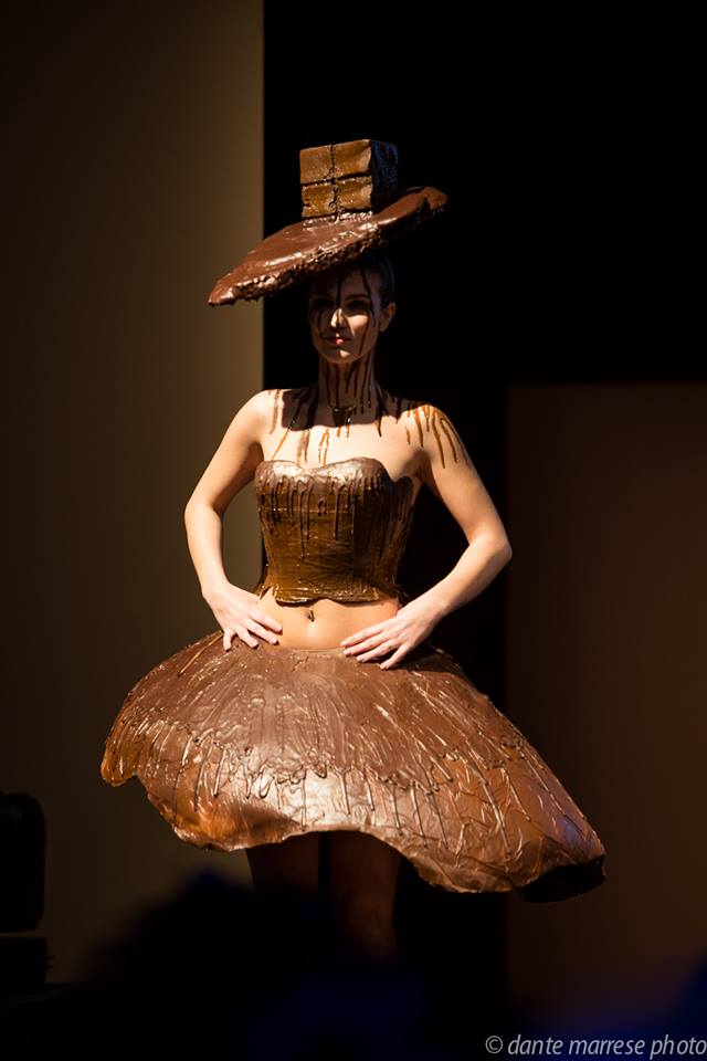Chocolate Fashion Show al Salon du Chocolat (foto: Dante Marrese) Chocolate Fashion Show al Salon du Chocolat (foto: Dante Marrese)