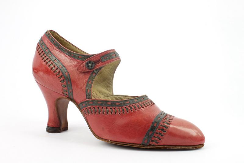 “Italian Shoes, European Footprint” “Italian Shoes, European Footprint”