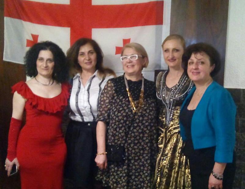 Lali Panchulidze, la "dama bianca" di Aristocrazia Europea a Milano Lali Panchulidze, la "dama bianca" di Aristocrazia Europea a Milano