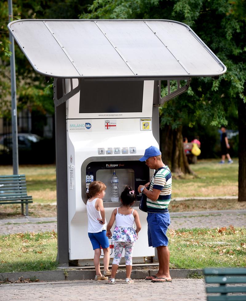 Le case dell'acqua di Milano, distributori gratuiti di acqua (naturale o gasata) collocati in diverse zone della città. I cittadini e i turisti possono prelevare gratuitamente fino a un massimo di 6 litri al giorno a persona.