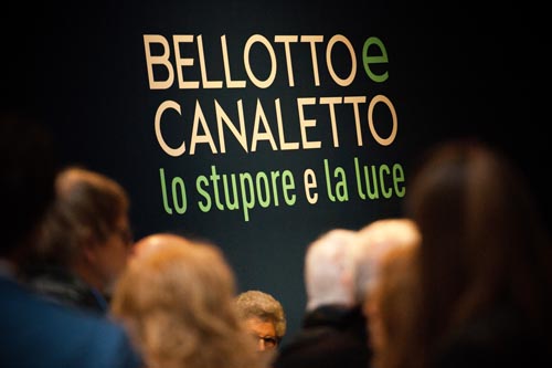 Un'immagine della mostra “Bellotto e Canaletto. Lo stupore e la luce” ospitata alle Gallerie d’Italia di Intesa Sanpaolo in Piazza Scala a Milano. Un'immagine della mostra “Bellotto e Canaletto. Lo stupore e la luce” ospitata alle Gallerie d’Italia di Intesa Sanpaolo in Piazza Scala a Milano.