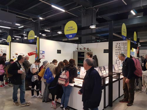 Stand di espositori a Milanofil 2017, la rassegna filatelica più attesa, che compie 30 anni. Stand di espositori a Milanofil 2017, la rassegna filatelica più attesa, che compie 30 anni.