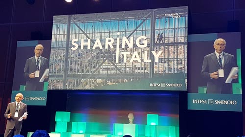Un momento della presentazione dell'evento Sharing Italy al grattacielo Intesa Sanpaolo a Torino. Un momento della presentazione dell'evento Sharing Italy al grattacielo Intesa Sanpaolo a Torino.