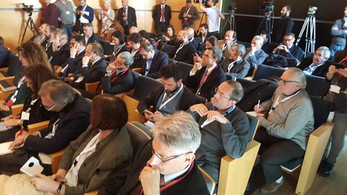 Un momento della presentazione del bilancio 2016 di FS Italiane.