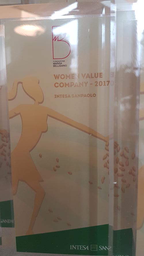 Il riconoscimento per le prime 28 imprese finaliste del Premio Women Value Company 2017. Il riconoscimento per le prime 28 imprese finaliste del Premio Women Value Company 2017.
