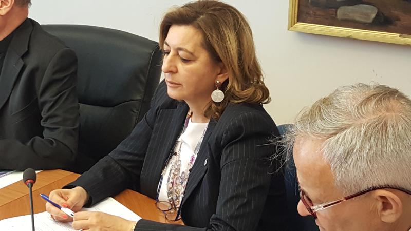 Un momento della presentazione del Treno dei bambini al Pontificio Consiglio della Cultura di Roma, alla presenza del Cardinale Gianfranco Ravasi che ne è Presidente, del Presidente del Senato Pietro Grasso, del Presidente di Trenitalia Tiziano Onesti e dell'Ad di Trenitalia Barbara Morgante. Un momento della presentazione del Treno dei bambini al Pontificio Consiglio della Cultura di Roma, alla presenza del Cardinale Gianfranco Ravasi che ne è Presidente, del Presidente del Senato Pietro Grasso, del Presidente di Trenitalia Tiziano Onesti e dell'Ad di Trenitalia Barbara Morgante.