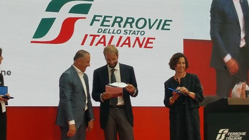Un momento dell'inaugurazione della nuova stazione Napoli Afragola di FS Italiane. Un momento dell'inaugurazione della nuova stazione Napoli Afragola di FS Italiane.