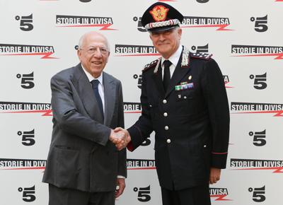 storie in divisa Fedele Confalonieri(Presidente Mediaset)   Gen. C. A.Tullio Del  Sette (Comandante Generale dell'Arma dei Carab