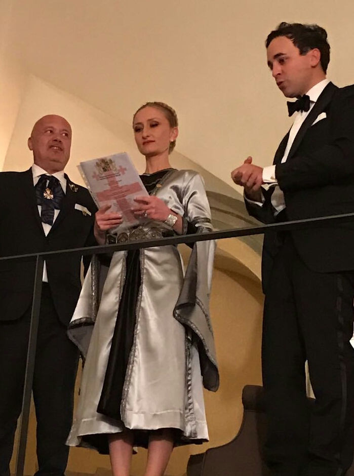 Lali Panchulidze, la "dama bianca" di Aristocrazia Europea a Milano Lali Panchulidze, la "dama bianca" di Aristocrazia Europea a Milano