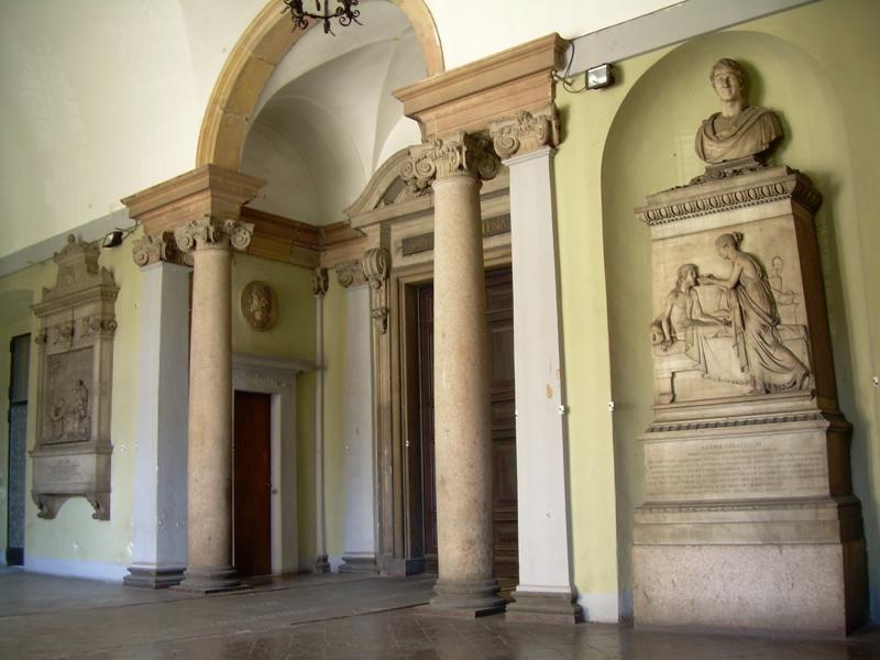 ARCHIVIO STORICO CA’ GRANDA – OSPEDALE MAGGIORE POLICLINICO Votato da migliaia di milanesi nell' VIII censimento FAI de I Luoghi del Cuore 2016, l'Archivio storico dell'Ospedale Maggiore nella Ca' Granda conserva migliaia di documenti dal Medioevo ad oggi. Due spettacolari saloni secenteschi, i "Capitoli", sono lo scrigno di antichi ritratti e preziosi reperti che narrano le storie di molti milanesi illustri e della società milanese. Per la prima volta eccezionalmente esposto il papiro egizio risalente alla XIX dinastia. Si potranno ammirare il gonfalone di Giò Ponti e realizzato dall'orafo Alfredo Ravasco, l'Annunciazione (1639) del Guercino all'interno della chiesa della B.V. Annunciata, e i dobloni d'oro misteriosamente emersi dalla cripta.Apertura: Sabato 25, ore 11 – 19 (ultimo ingresso ore 18.15); Domenica 26, ore 10 – 18 (ultimo ingresso ore 17.15)