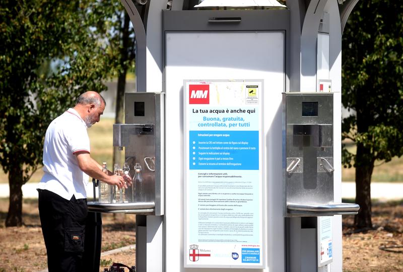 Le case dell'acqua di Milano, distributori gratuiti di acqua (naturale o gasata) collocati in diverse zone della città. I cittadini e i turisti possono prelevare gratuitamente fino a un massimo di 6 litri al giorno a persona.