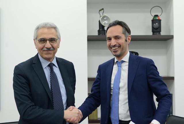 Federico Florà, presidente di Fondazione ItaliaCamp, e Maurizio Gentile, amministratore delegato e direttore generale di RFI. Federico Florà, presidente di Fondazione ItaliaCamp, e Maurizio Gentile, amministratore delegato e direttore generale di RFI.