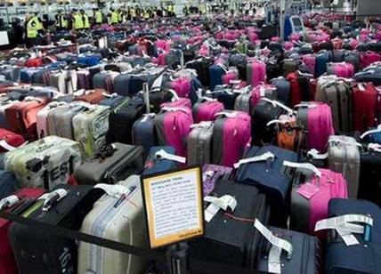 Bagagli rubati a Fiumicino: 5 operatori dell'aeroporto di Roma in manette