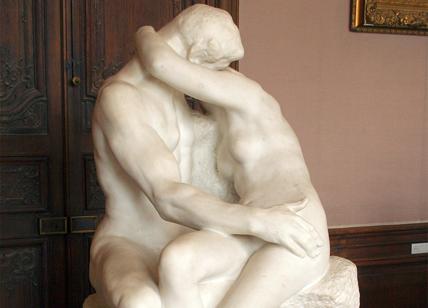 Facebook, troppo osé il Bacio di Rodin: quant'è fesso l'algoritmo...