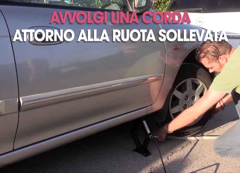 Come riavviare la batteria dell'auto con una corda