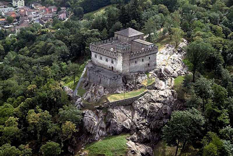 BELLINZONA  1 castello sasso corbaro