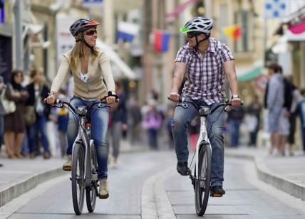 La Sapienza diventa green: studenti a lezione con bici e veicoli elettrici