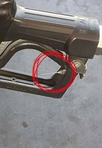 Hiv, la verità sull'allarme delle siringhe infette nelle pompe di benzina