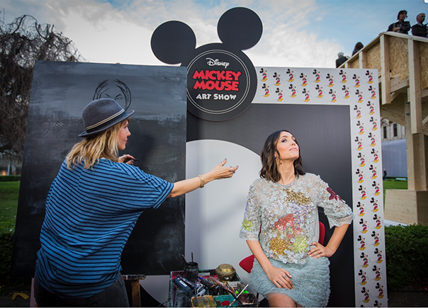 Mickey Mouse Art Show con l'artista Corinne Sutter e l’ospite Caterina Balivo