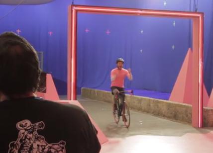 Enel e lo spot per il giro d'Italia con Alessandro Cattelan: ecco il backstage