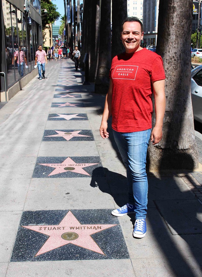 La Walk of fame, a Hollywood boulevard, dove oltre 2.400 personaggi del mondo dello spettacolo sono immortalati sui marciapiedi con simboliche stelle. Foto Grigore Scutari La Walk of fame, a Hollywood boulevard, dove oltre 2.400 personaggi del mondo dello spettacolo sono immortalati sui marciapiedi con simboliche stelle. Foto Grigore Scutari