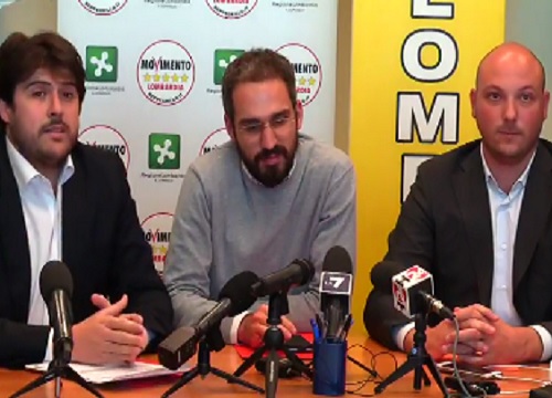 La conferenza stampa dei Cinque Stelle lombardi La conferenza stampa dei Cinque Stelle lombardi
