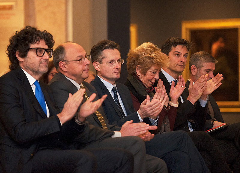 Eliano Lodesani, Chief Operating Officer Intesa Sanpaolo durante la consegna delle borse di studio a sostegno di progetti di ricerca e dottorati in materie umanistiche, alle Gallerie d'Italia di piazza della Scala, a Milano. Eliano Lodesani, Chief Operating Officer Intesa Sanpaolo durante la consegna delle borse di studio a sostegno di progetti di ricerca e dottorati in materie umanistiche, alle Gallerie d'Italia di piazza della Scala, a Milano.