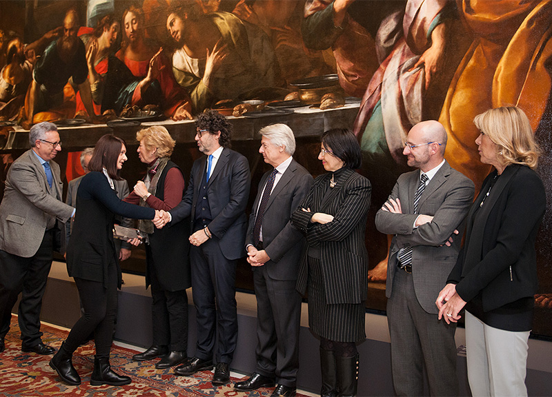 Un momento della consegna delle borse di studio a sostegno di progetti di ricerca e dottorati in materie umanistiche, alle Gallerie d'Italia di piazza della Scala, a Milano. Un momento della consegna delle borse di studio a sostegno di progetti di ricerca e dottorati in materie umanistiche, alle Gallerie d'Italia di piazza della Scala, a Milano.