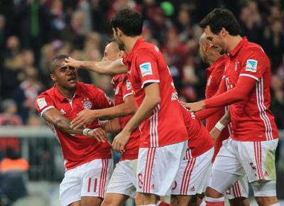 douglas costa