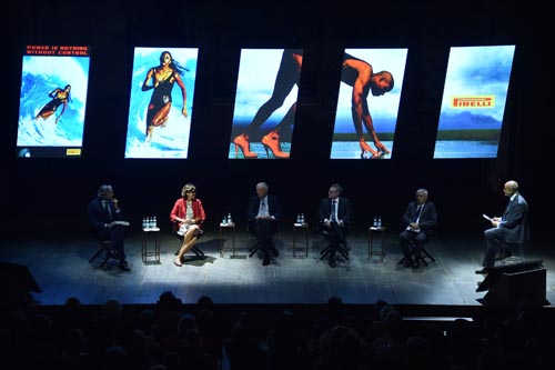 Vicky Gitto, Paola Dubini, Marco Tronchetti Provera, Antonio Calabrò, Aldo Grasso durante la presentazione del volume La Pubblicità con la P maiuscola, che racconta la storia della pubblicità Pirelli dagli anni '70 al Duemila con oltre 800 immagini. Vicky Gitto, Paola Dubini, Marco Tronchetti Provera, Antonio Calabrò, Aldo Grasso durante la presentazione del volume La Pubblicità con la P maiuscola, che racconta la storia della pubblicità Pirelli dagli anni '70 al Duemila con oltre 800 immagini.