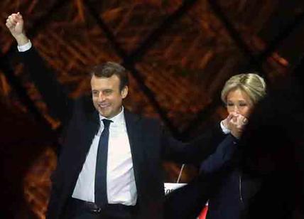 Elezioni francesi, Macron vola nei sondaggi. Giú Le Pen