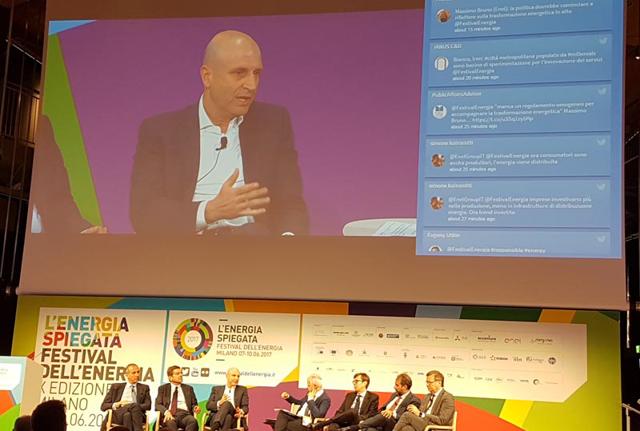 Un momento del dibattito sul tema della responsabilità energetica al Festival dell'Energia. Un momento del dibattito sul tema della responsabilità energetica al Festival dell'Energia.