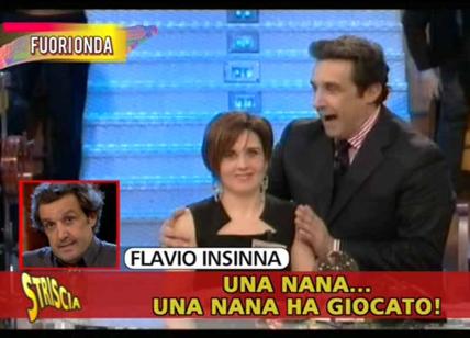 Flavio Insinna Striscia la Notizia: Insinna insulta i concorrenti fuorionda