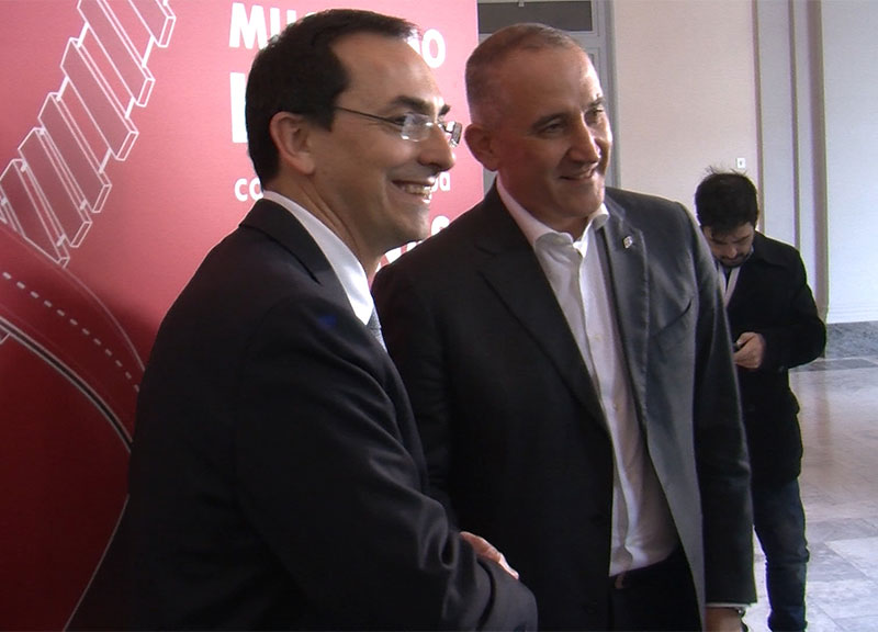Renato Mazzoncini, Amministratore Delegato e Direttore Generale di FS Italiane e Gianni Vittorio Armani, Presidente e Amministratore Delegato di ANAS: con Fs-Anas, nasce un nuovo grande gruppo italiano da 11 miliardi di fatturato. Renato Mazzoncini, Amministratore Delegato e Direttore Generale di FS Italiane e Gianni Vittorio Armani, Presidente e Amministratore Delegato di ANAS: con Fs-Anas, nasce un nuovo grande gruppo italiano da 11 miliardi di fatturato.