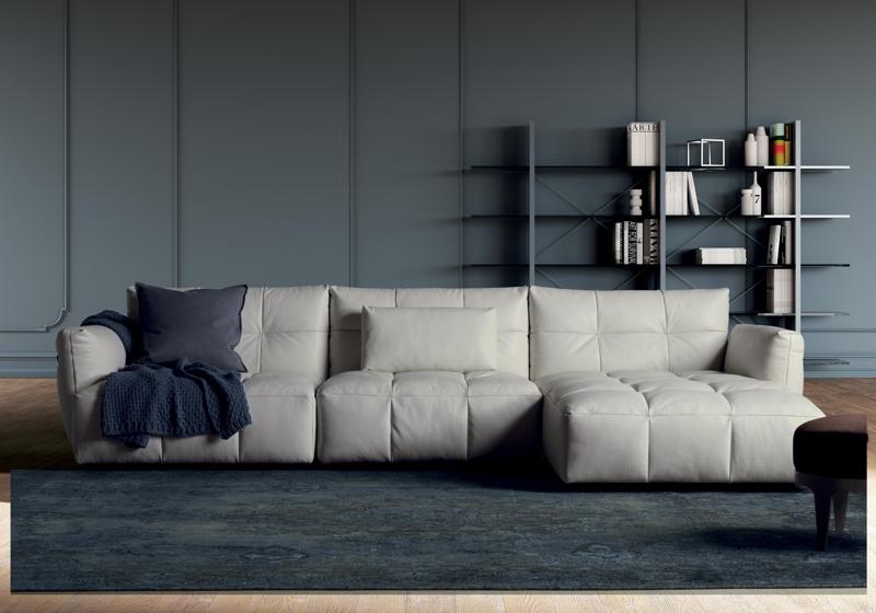 Il divano Herman di Natuzzi, la più grande casa di arredamento italiana che sta attuando un ambizioso piano di espansione retail in tutto il mondo. Il divano Herman di Natuzzi, la più grande casa di arredamento italiana che sta attuando un ambizioso piano di espansione retail in tutto il mondo.