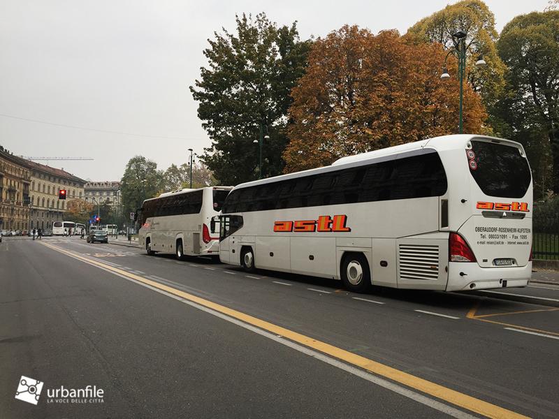 Pullman turistici in piazza Castello: la soluzione di UrbanFile Immagine11
