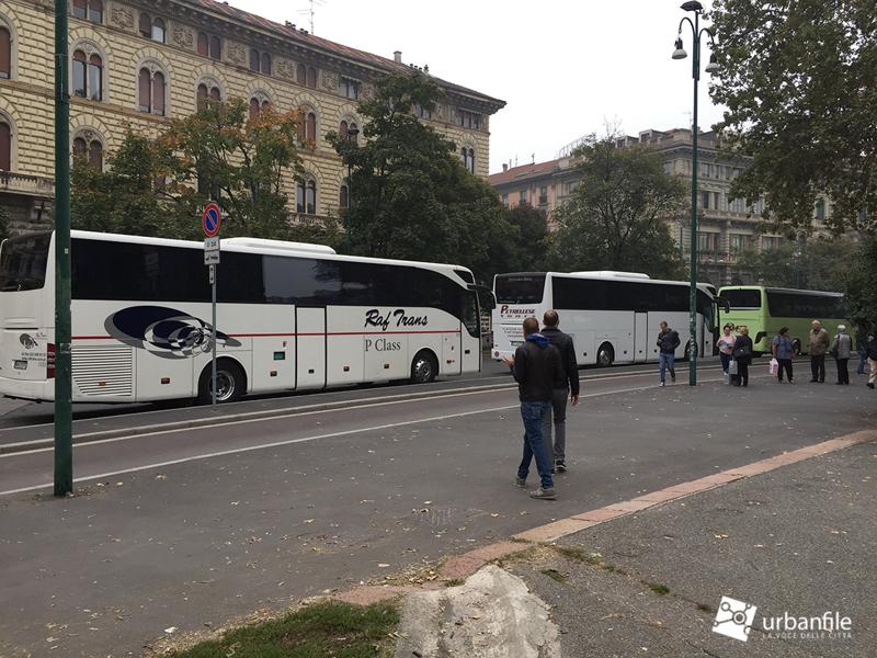 Pullman turistici in piazza Castello: la soluzione di UrbanFile Immagine4