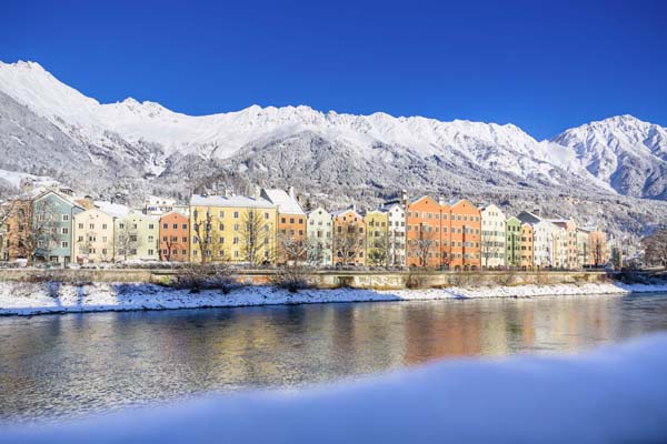 Innsbruck inverno lungo Inn
