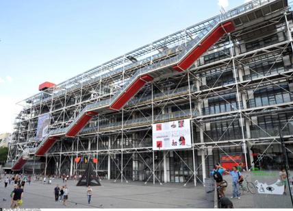 Il Beaubourg sostituisce le sue scale mobili