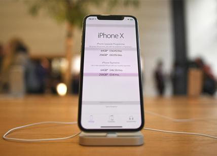 Apple, iPhone X non fa rispondere alle telefonate. iPhone X, rabbia sul web