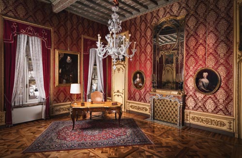La Sala Rossa di Palazzo Turinetti a Torino. La Sala Rossa di Palazzo Turinetti a Torino.