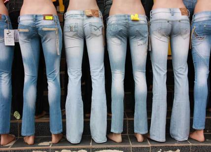 Jeans 2017: il Pantone ha deciso: vincono due toni di blu e uno di celeste