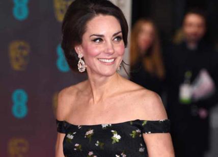 Kate Middleton, il topless costa caro... FOTO