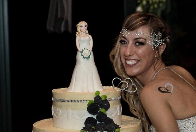Laura Mesi, la "sposa single" Laura Mesi, la "sposa single"