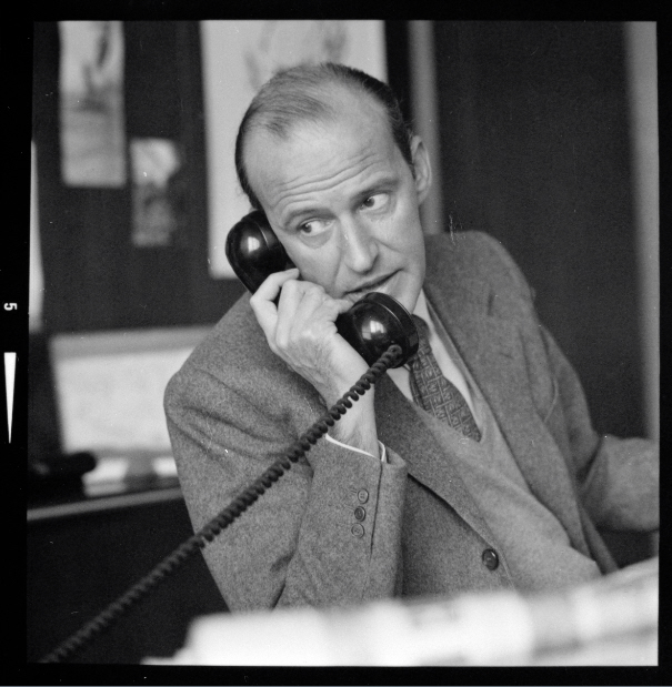 Leopoldo al telefono