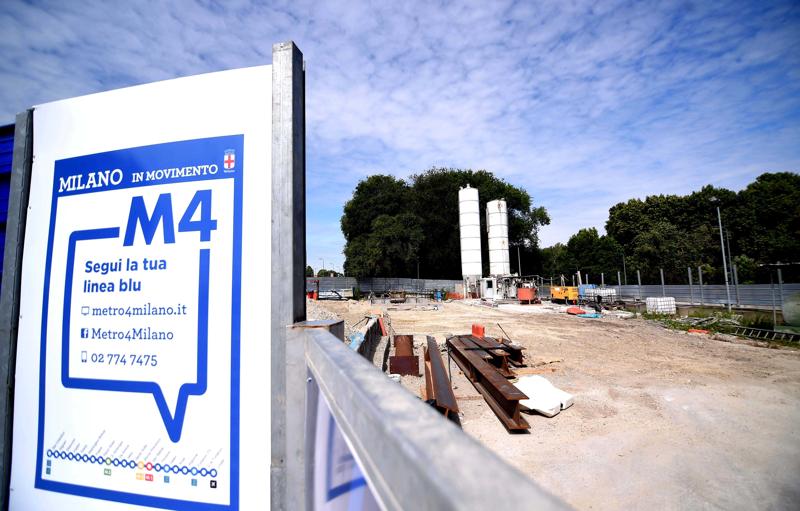 Nelle foto i cantieri della linea M4 in viale Forlanini. La Linea blu collegherà il centro storico con la parte Est (Q.re Forlanini e Aeroporto Linate) e con la parte Ovest (Q.re Lorenteggio e Stazione San Cristoforo)